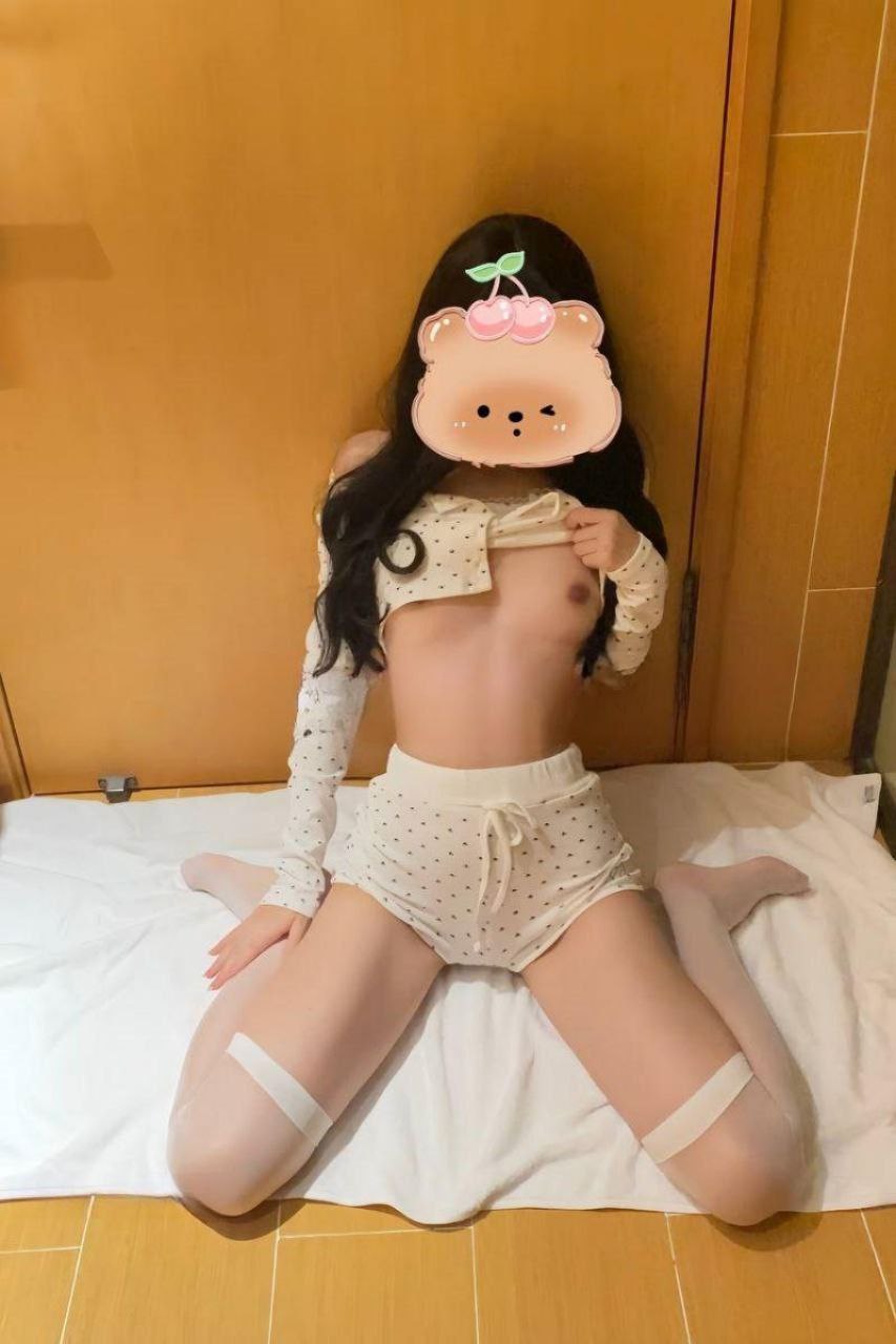 亚洲精品久久久久久国产,メイリン モデルコレクション メ,观看免费无删减完整版